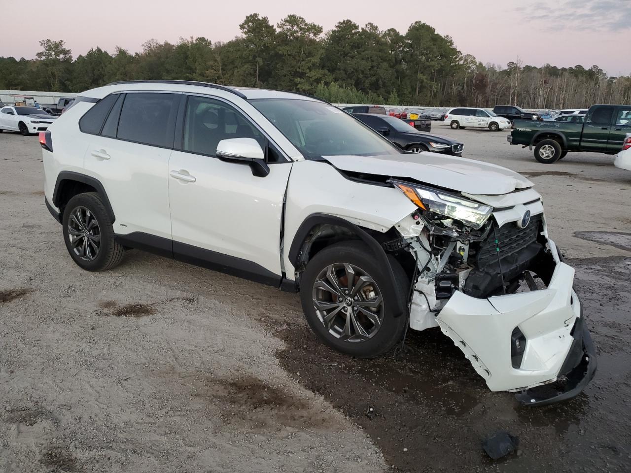 2022 Toyota RAV 4 - Image 4
