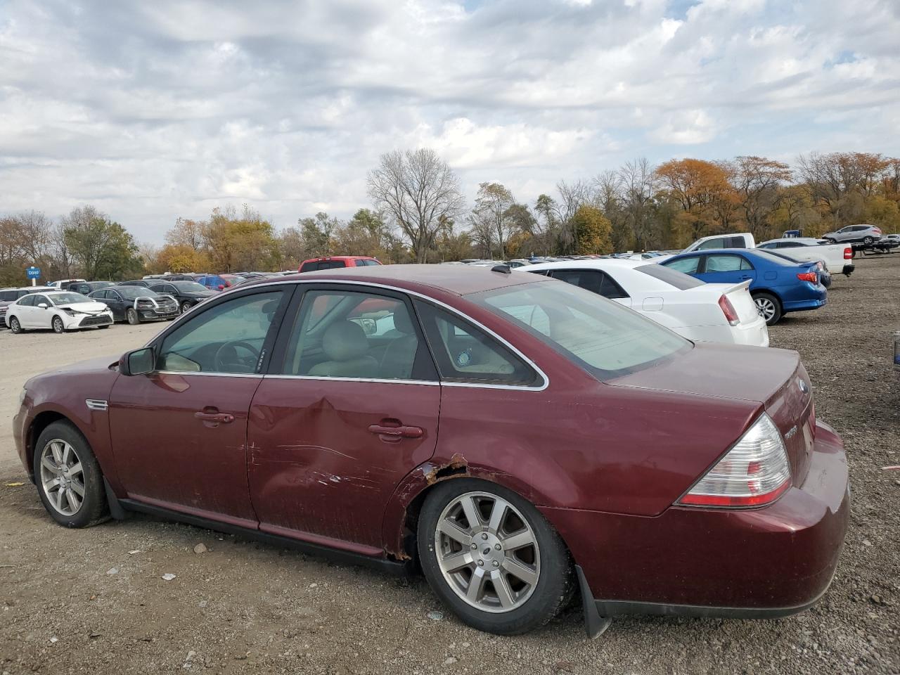 2008 Ford Taurus - Image 2