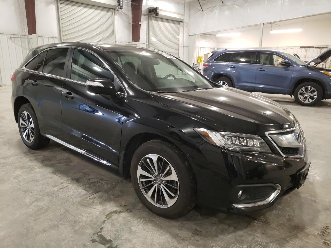 VIN 5J8TB4H70HL022706 2017 ACURA RDX no.4