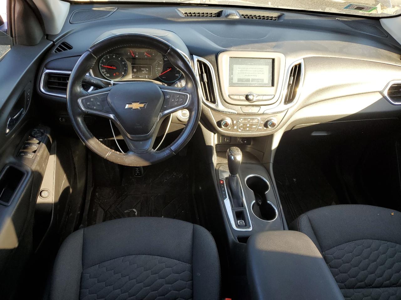 2GNAXJEV0J6313026 2018 Chevrolet Equinox Lt