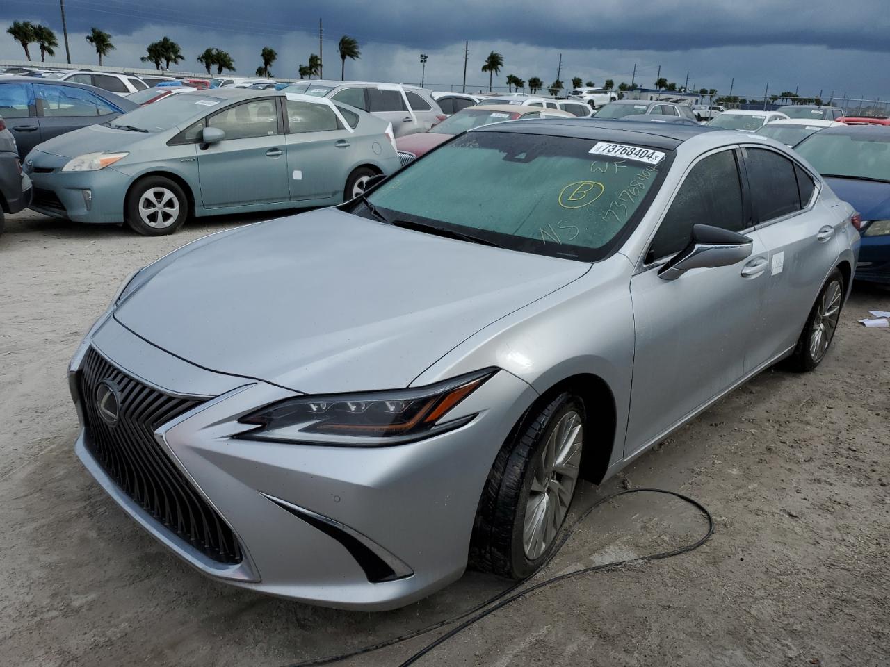 2019 Lexus ES - Image 1