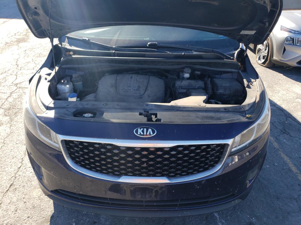 KNDMB5C17J6372608 2018 Kia Sedona Lx