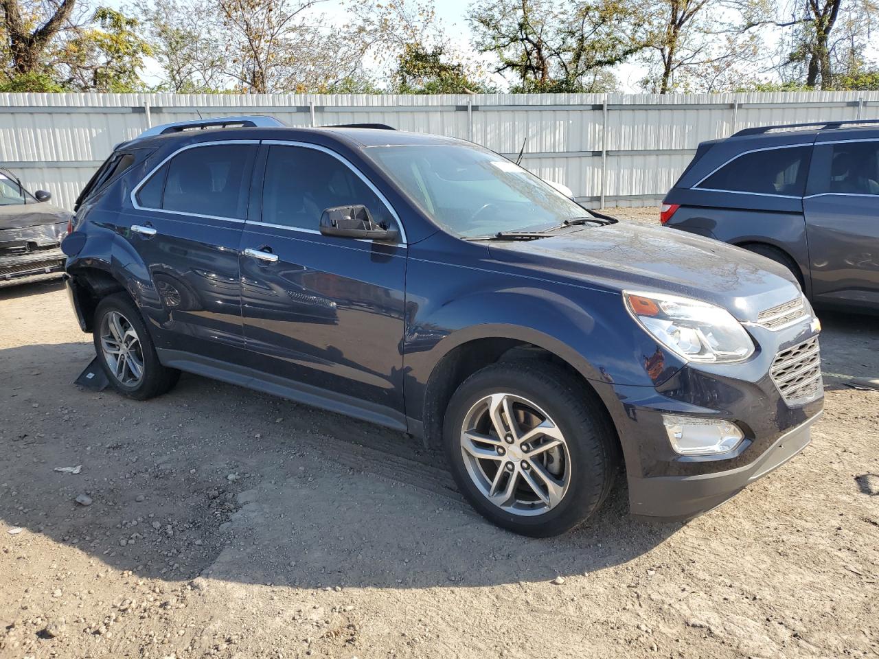 2017 Chevrolet Equinox - Image 4