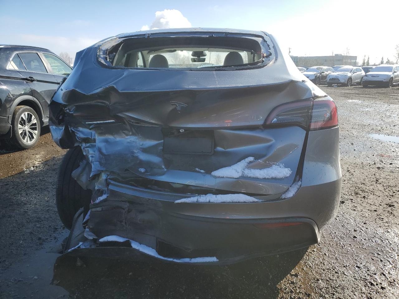 7SAYGDEF7RF128238 2024 Tesla Model Y