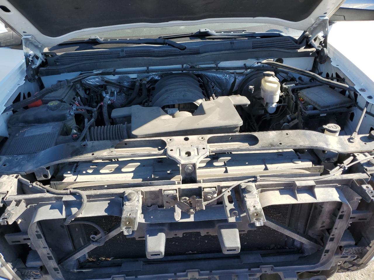 2015 Chevrolet Silverado - Image 11