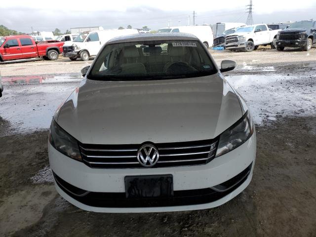 Седаны VOLKSWAGEN PASSAT 2015 Белый