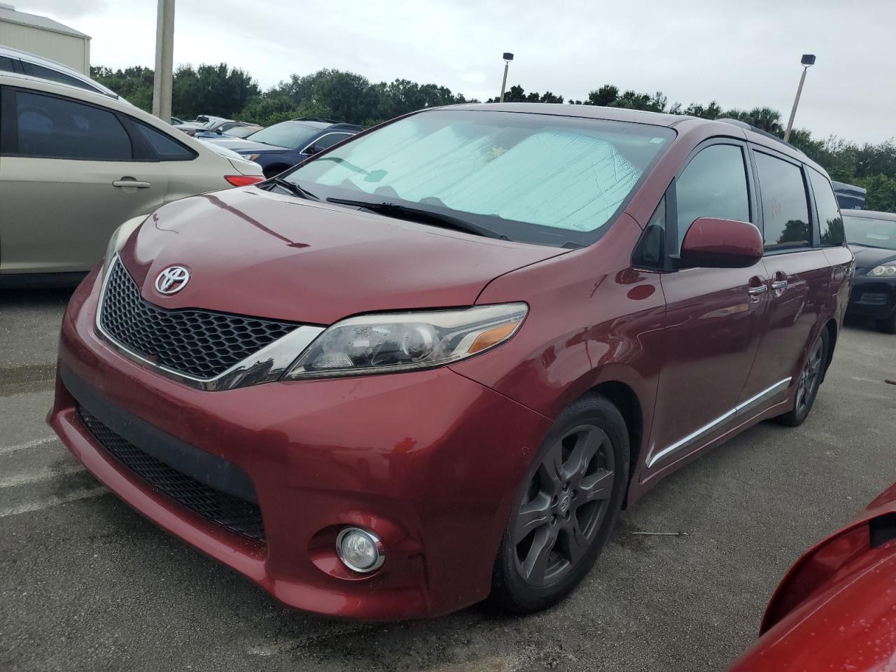 2017 Toyota Sienna - Image 1