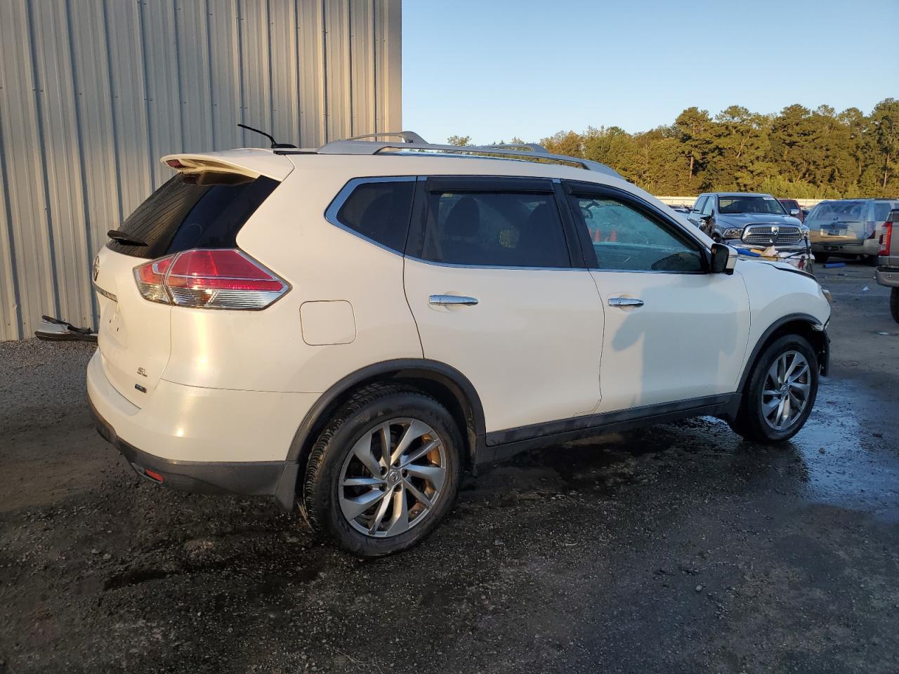 2014 Nissan Rogue - Image 3