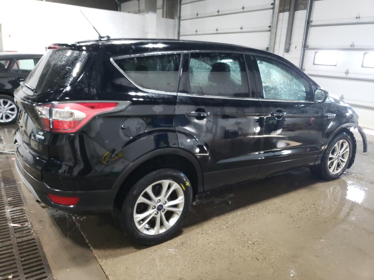 VIN 1FMCU9GD9HUB60747 2017 FORD ESCAPE no.3