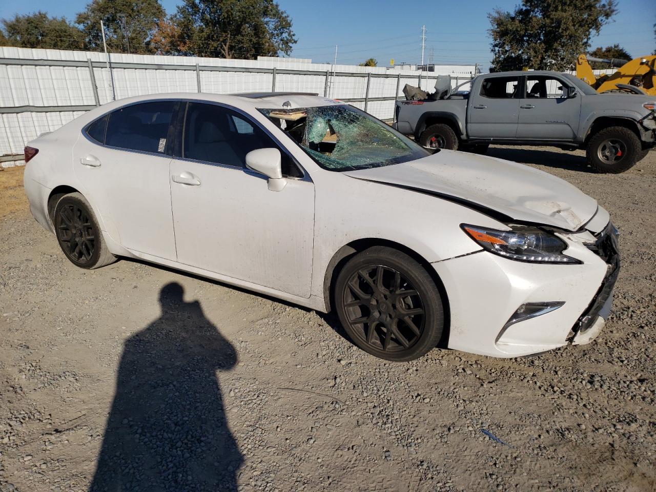 2018 Lexus ES - Image 4