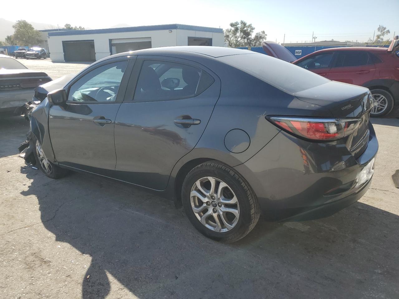 VIN 3MYDLBYV9JY306966 2018 TOYOTA YARIS no.2