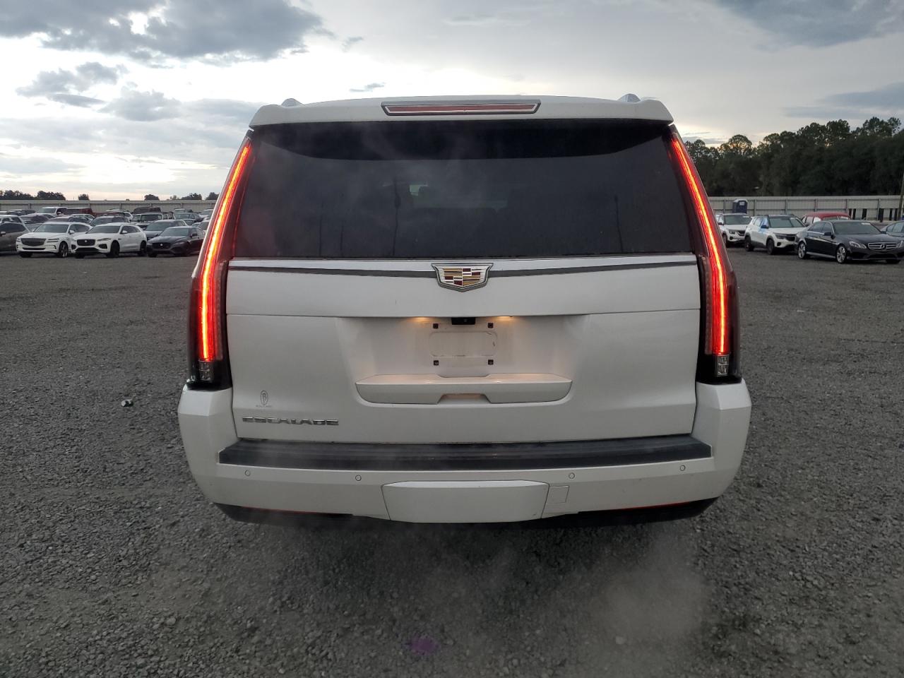 1GYS4HKJ7JR249646 2018 Cadillac Escalade Esv Luxury