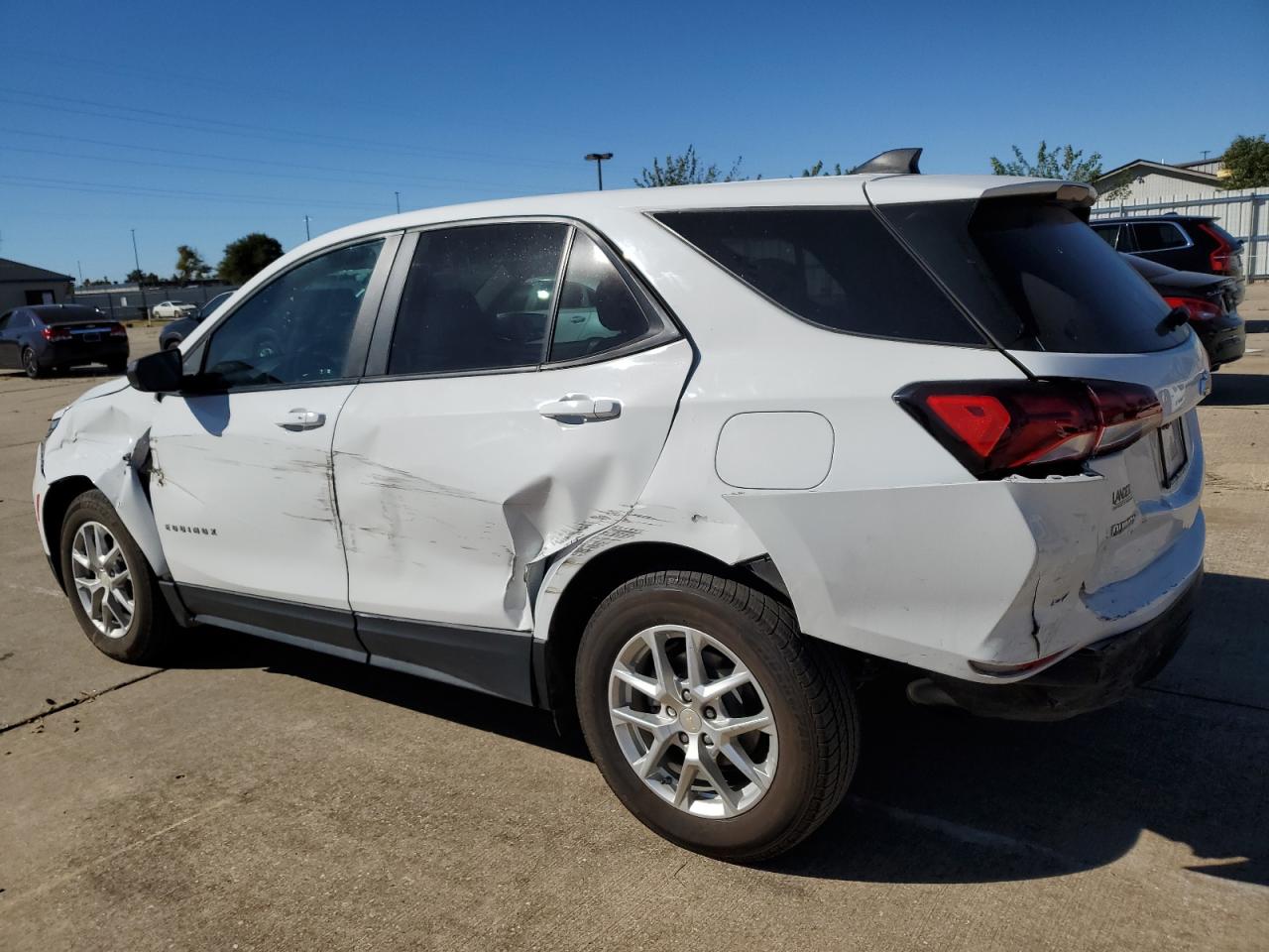 2022 Chevrolet Equinox - Image 2