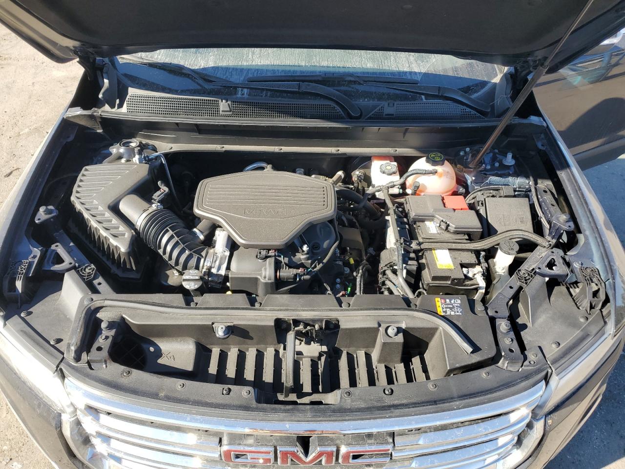 2021 GMC Acadia - Image 12