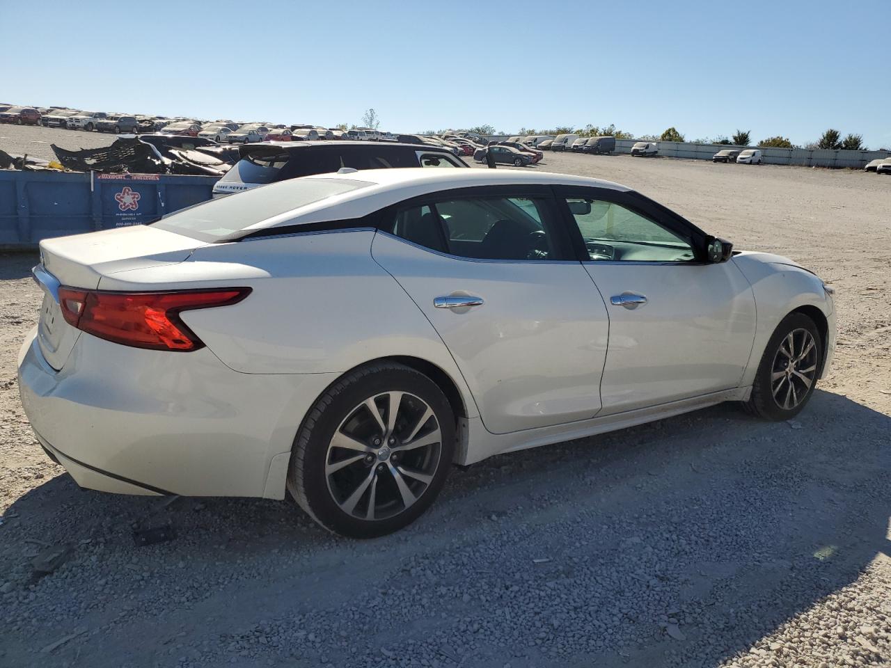 2017 Nissan Maxima - Image 3