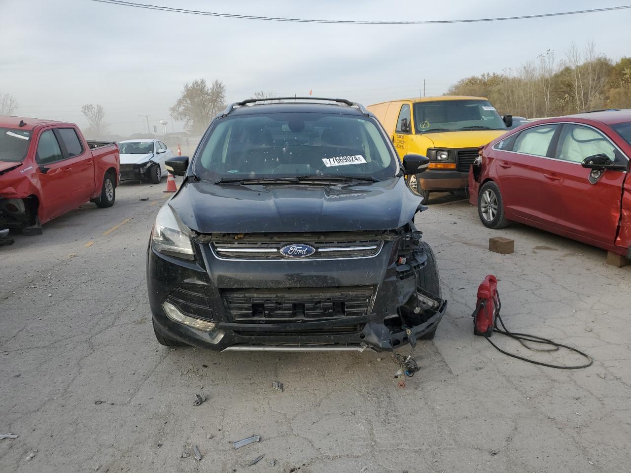 VIN 1FMCU9J91FUA38370 2015 FORD ESCAPE no.5