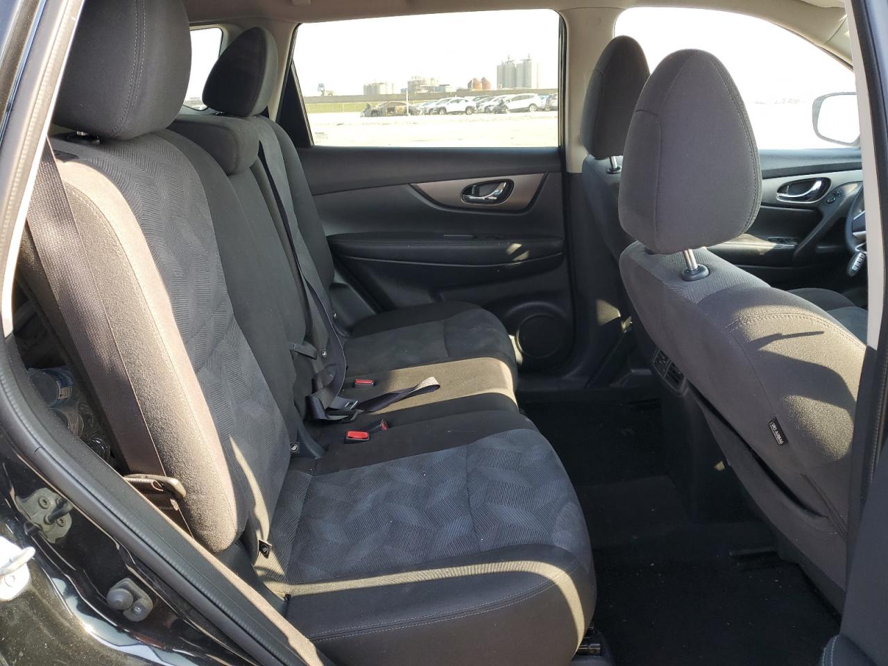 2016 Nissan Rogue - Image 11