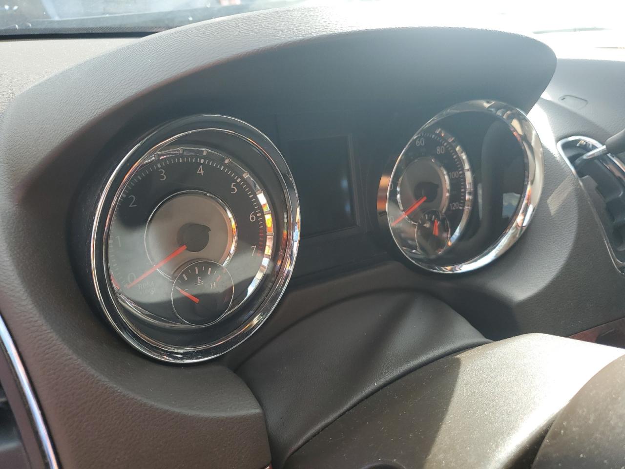 2012 Chrysler Town & Country - Image 9