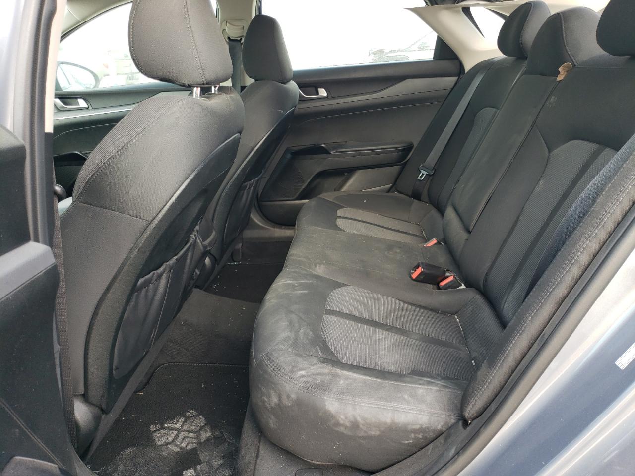 2022 Kia K5 - Image 10