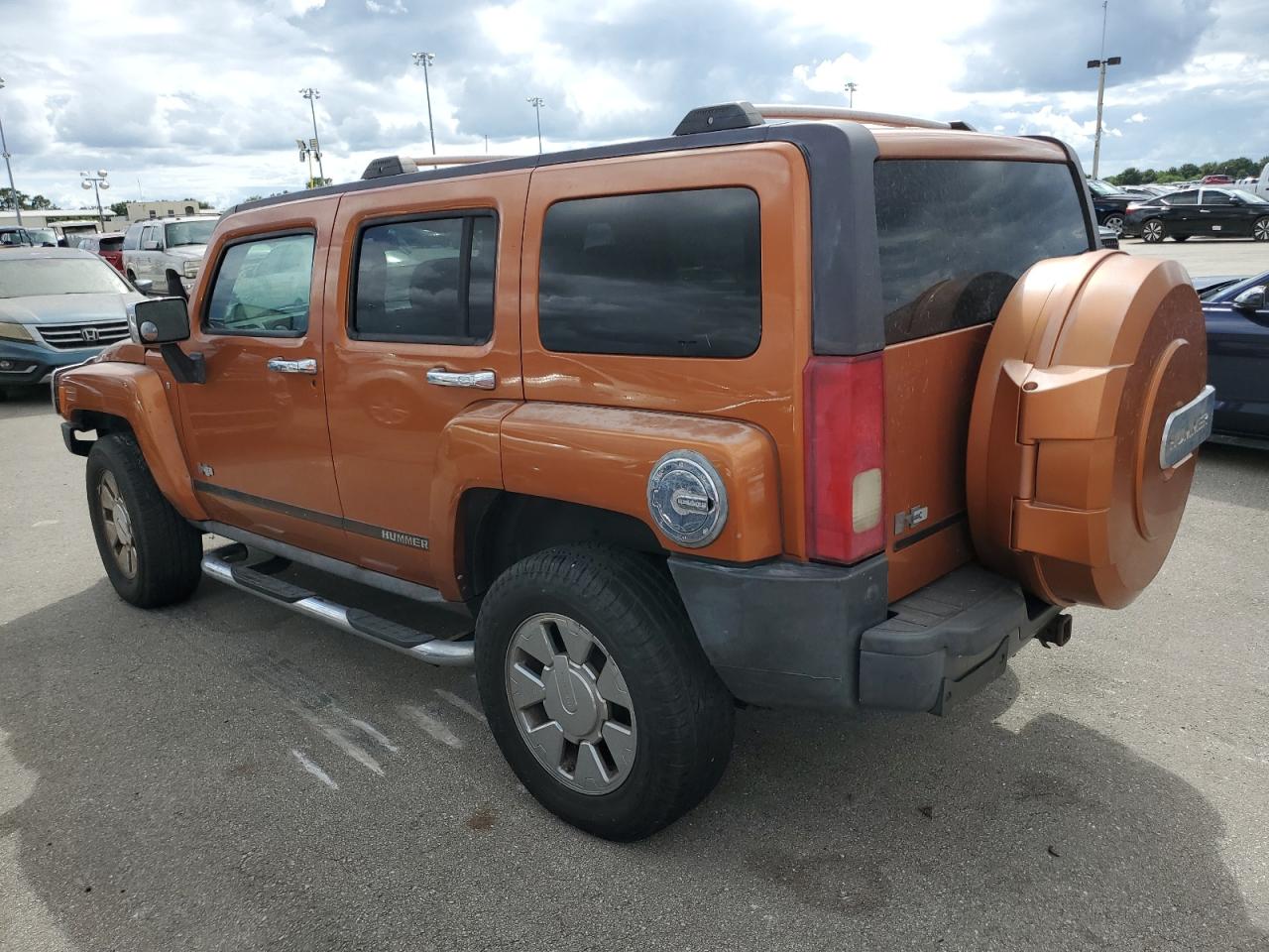2007 Hummer H3 - Image 2