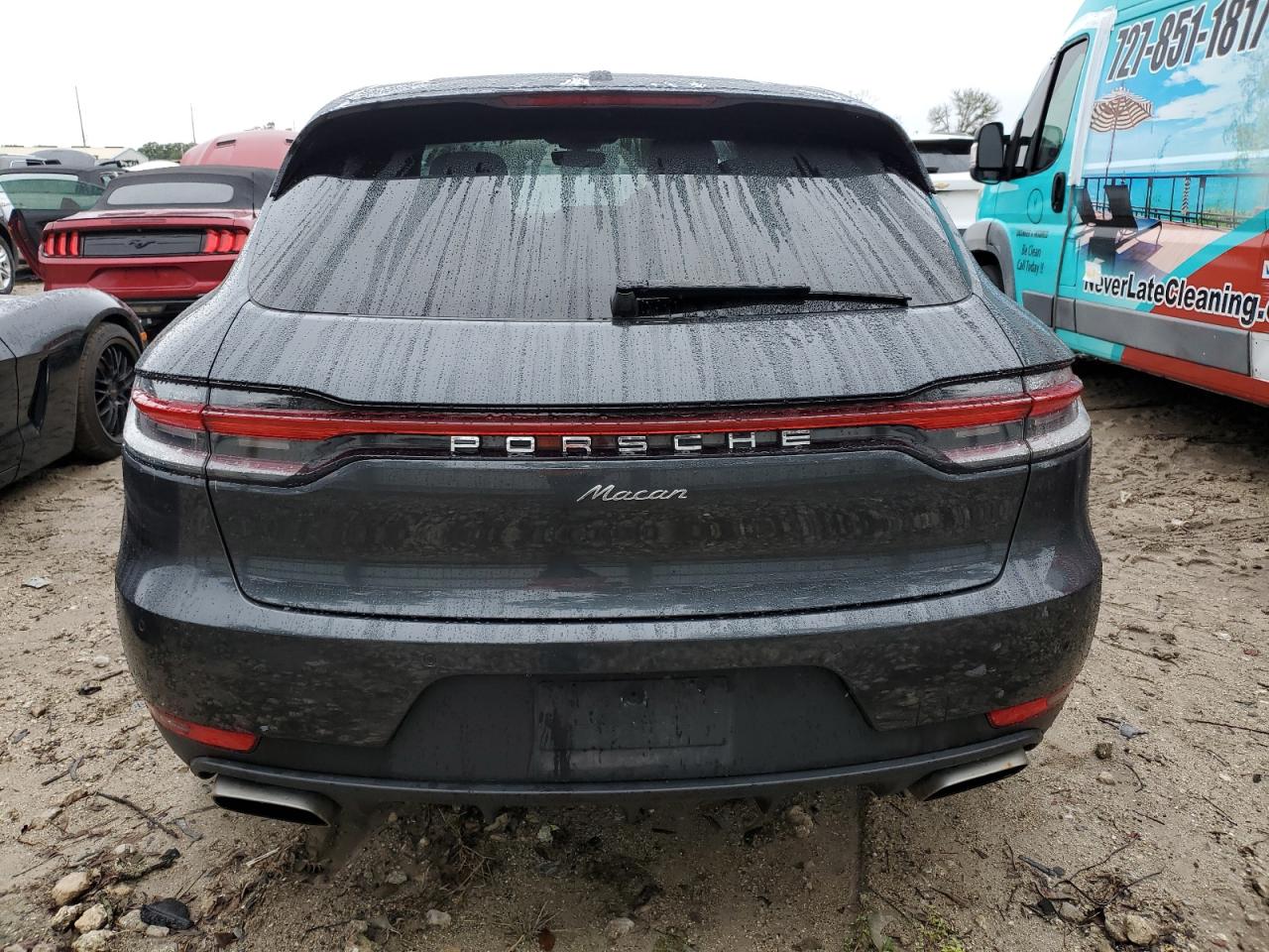 2020 Porsche Macan VIN: WP1AA2A57LLB07233 Lot: 74889294