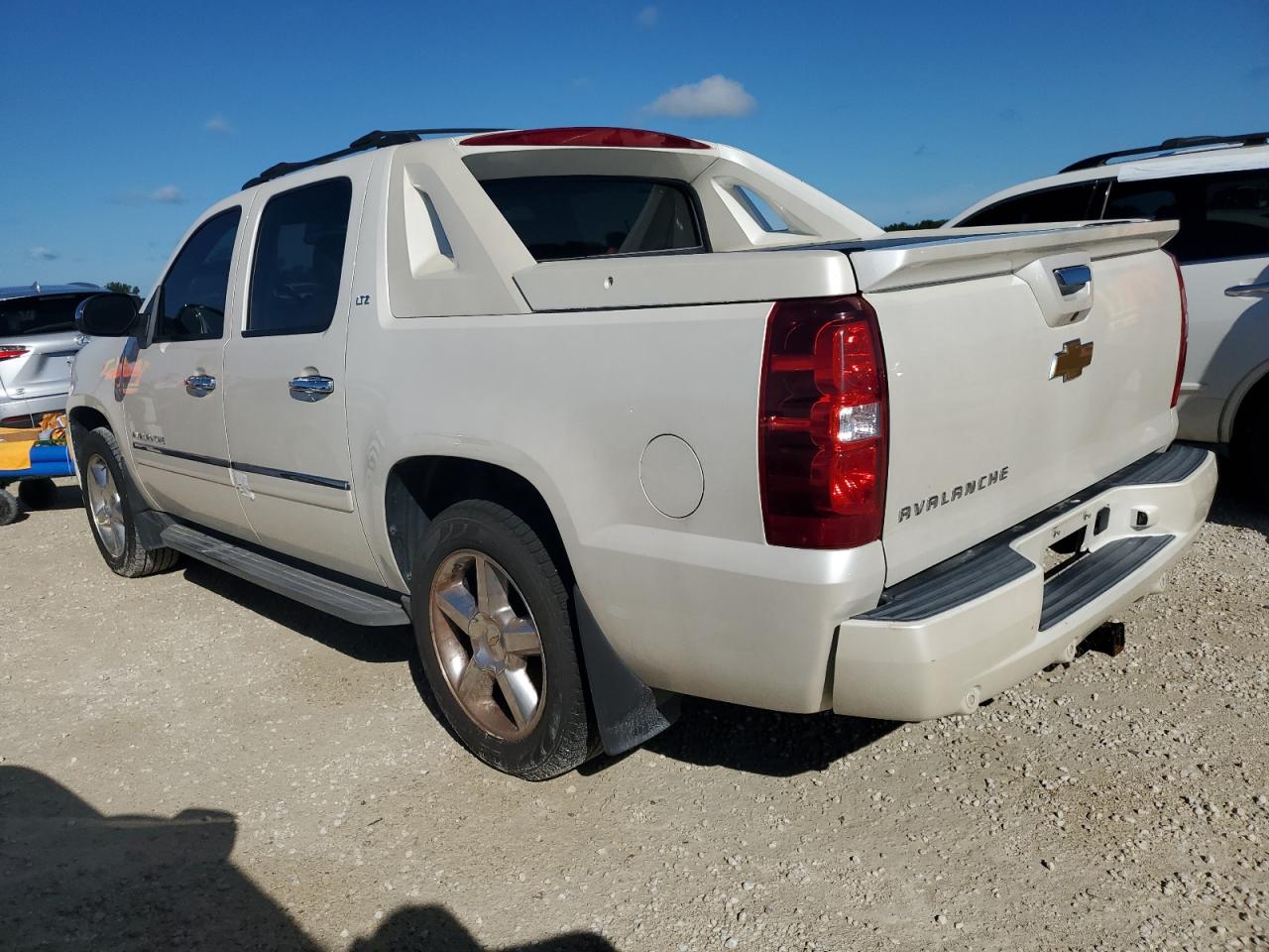 2012 Chevrolet Avalanche - Image 2