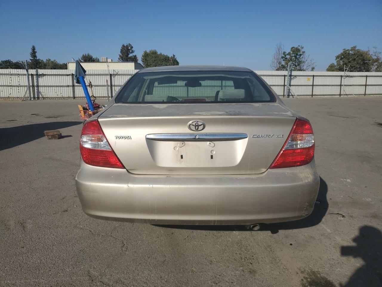 2003 Toyota Camry Le VIN: JTDBE32K430155066 Lot: 75360034