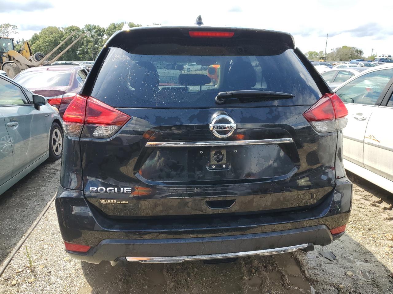 2017 Nissan Rogue S VIN: JN8AT2MT0HW389375 Lot: 74034524