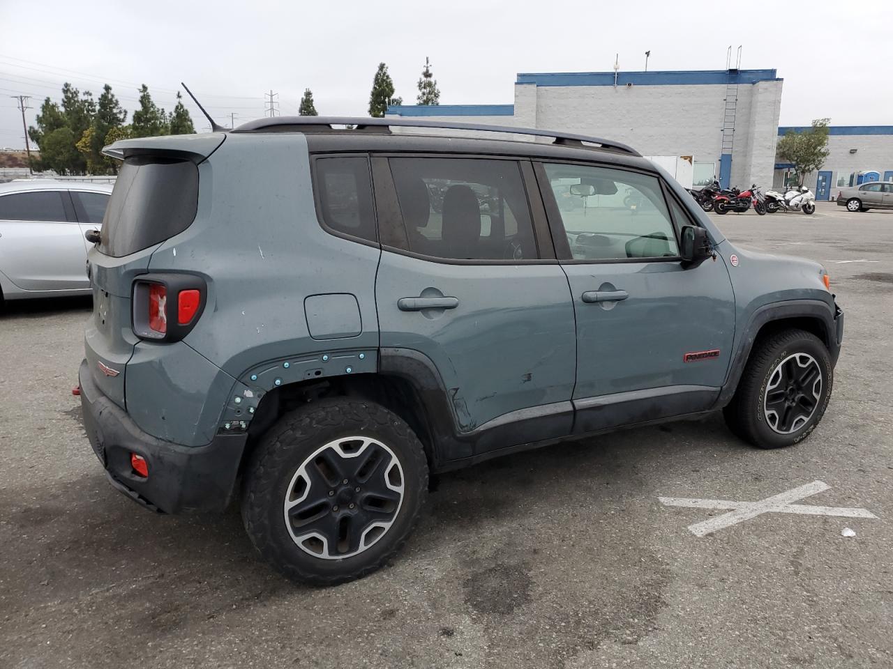 VIN ZACCJBCT0FPB70616 2015 JEEP RENEGADE no.3