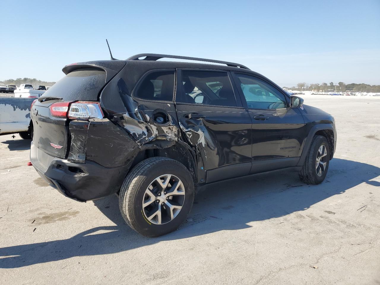 2017 Jeep Cherokee - Image 3