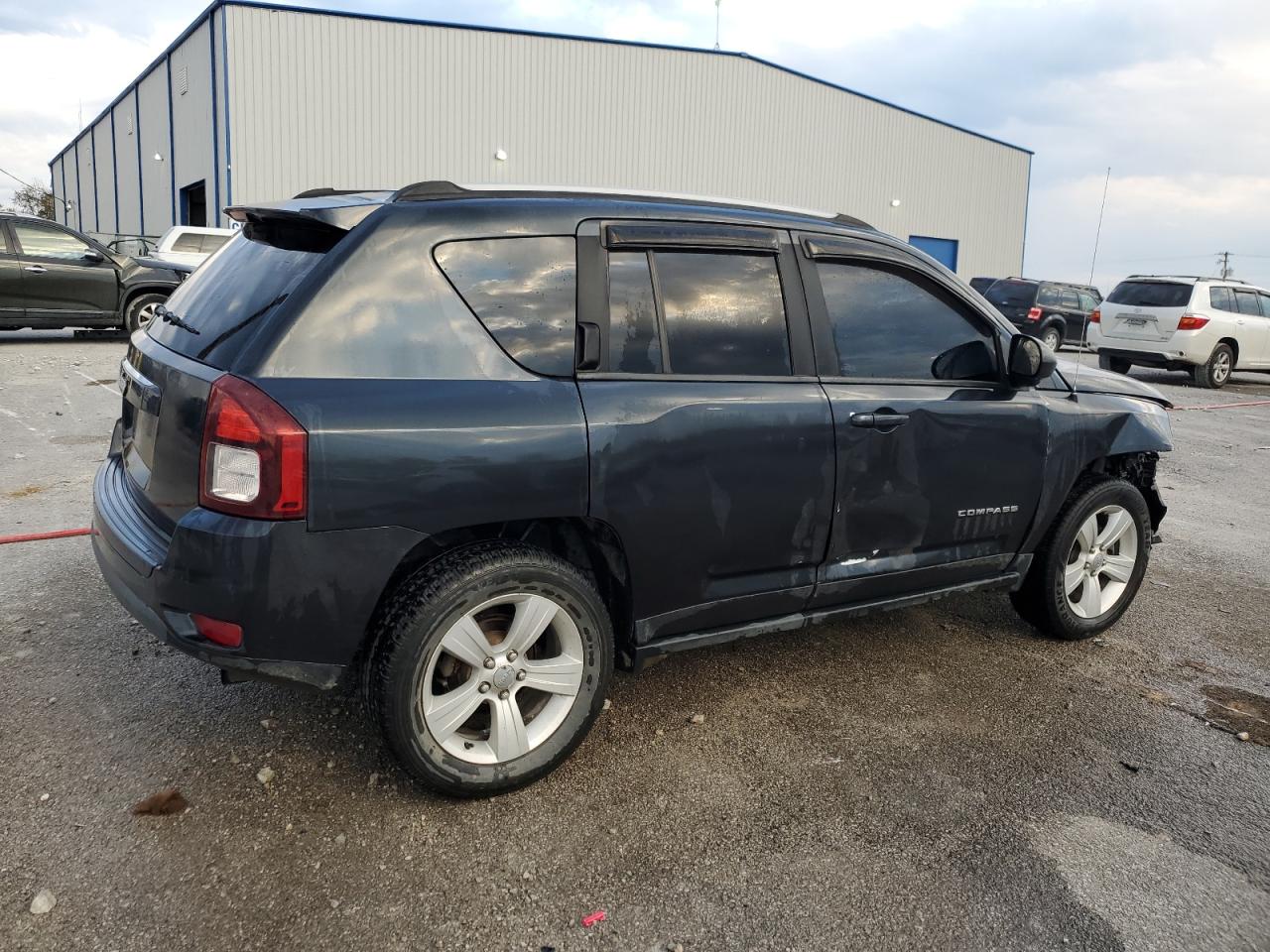 VIN 1C4NJDBB1FD332264 2015 JEEP COMPASS no.3