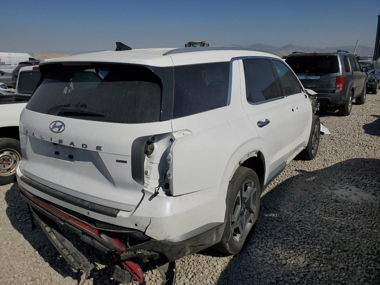2024 Hyundai Palisade - Image 3