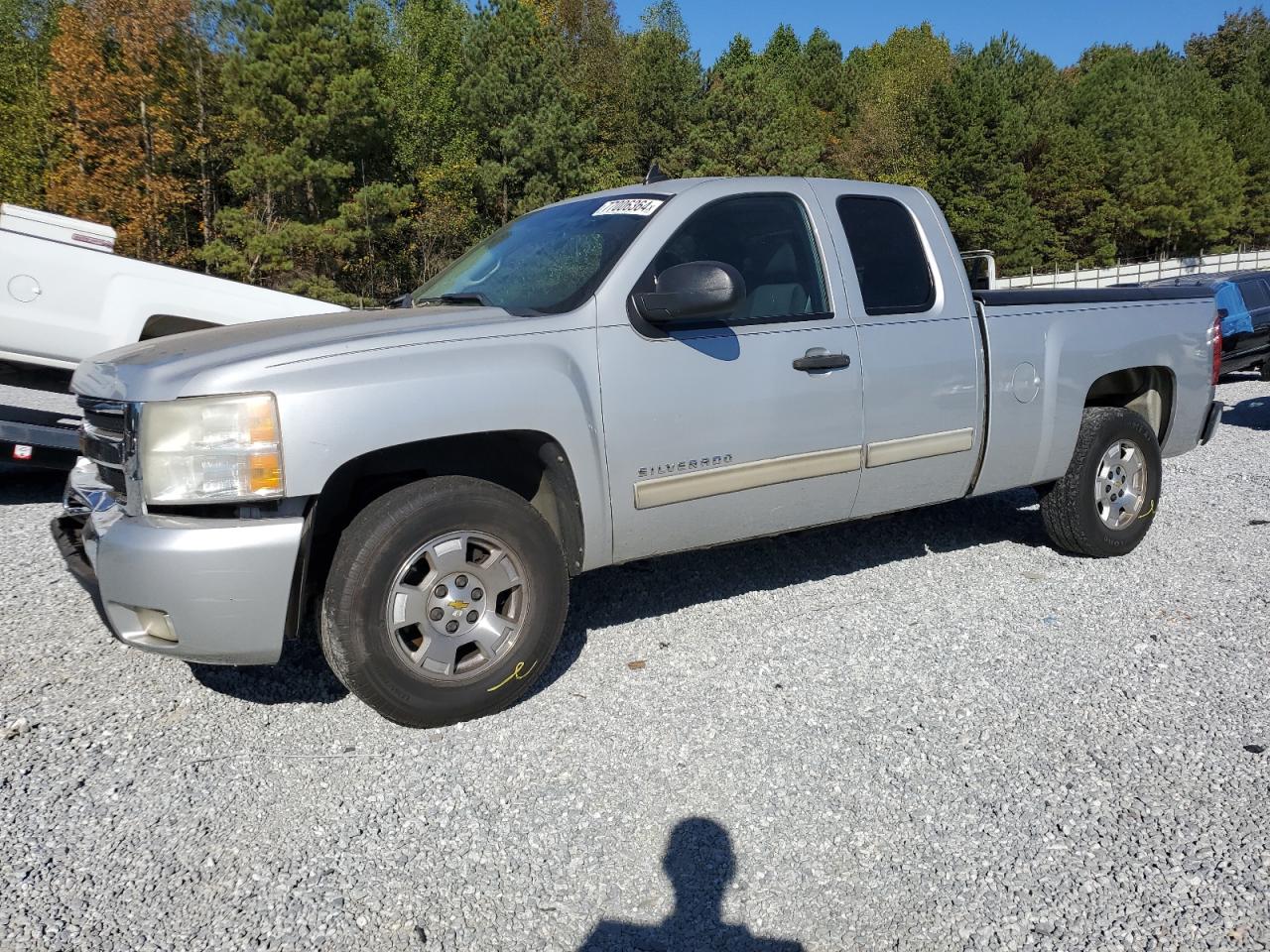 2011 Chevrolet Silverado - Image 1