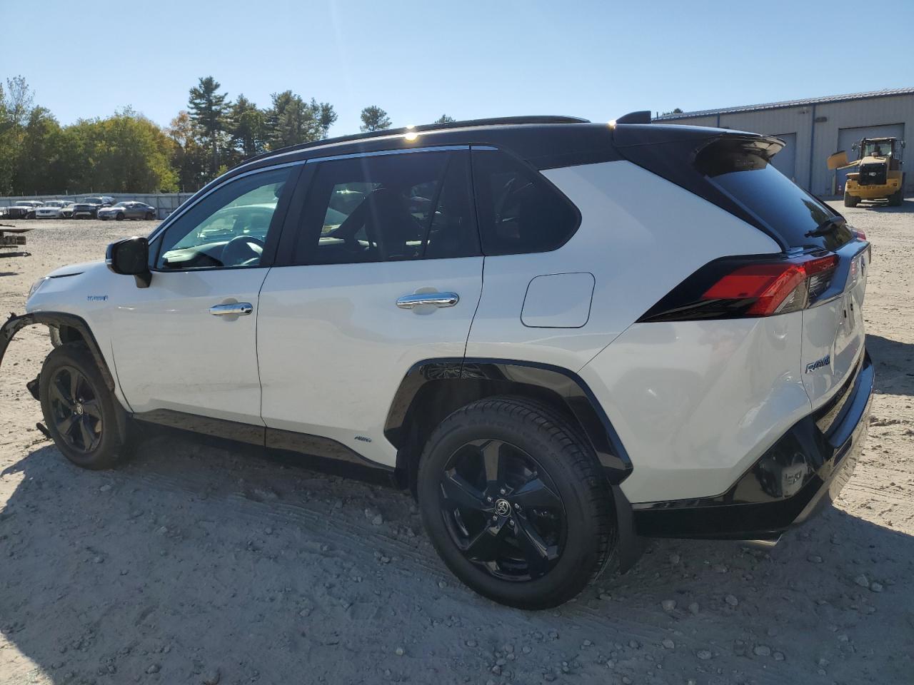 2021 Toyota RAV 4 - Image 2