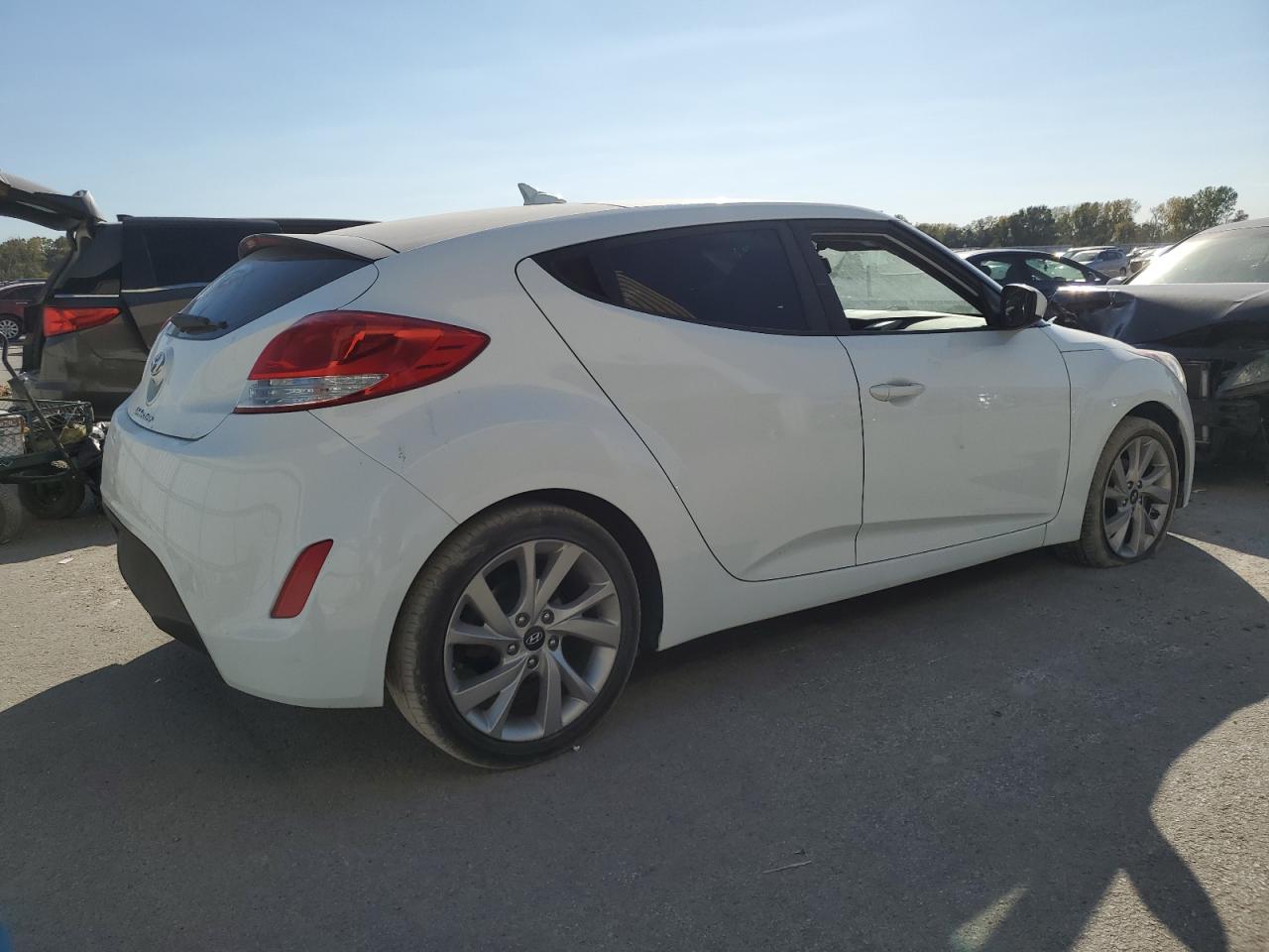 2017 Hyundai Veloster - Image 3