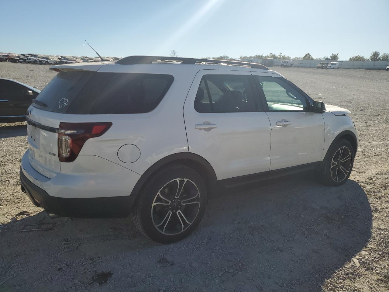 2015 Ford Explorer - Image 3