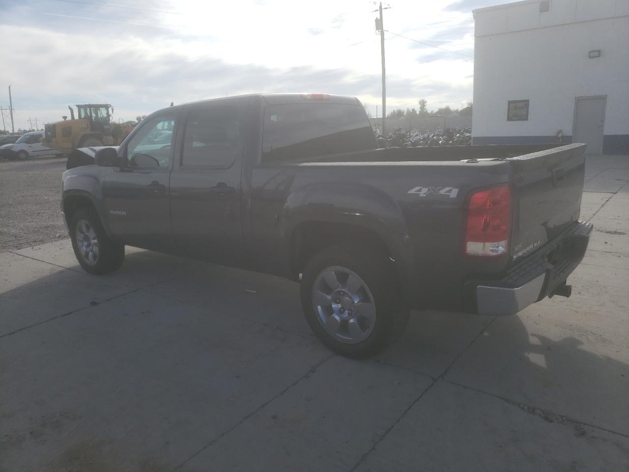 2010 GMC Sierra - Image 2