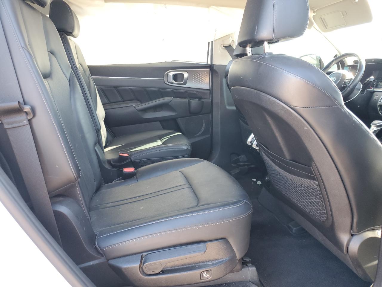 2021 Kia Sorento - Image 11