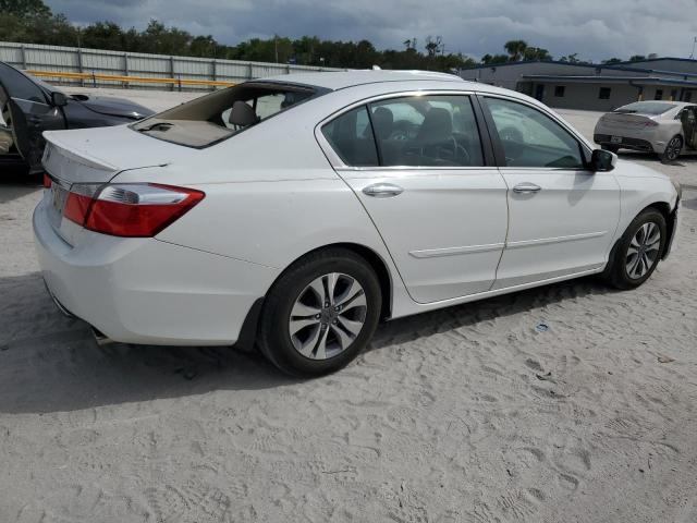 Sedans HONDA ACCORD 2015 Biały