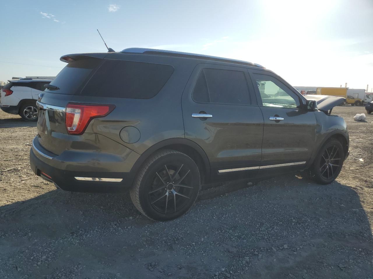 2019 Ford Explorer - Image 3
