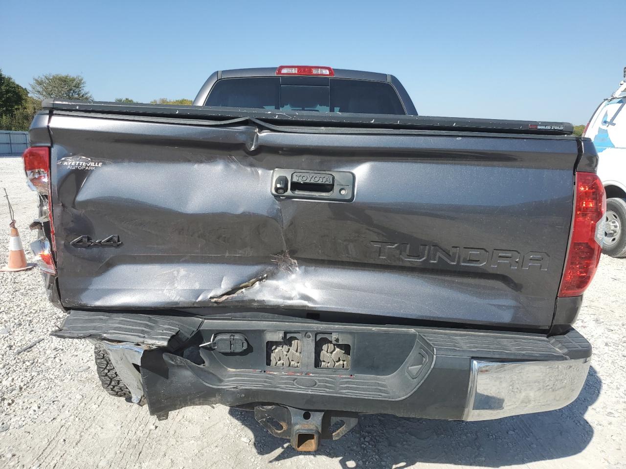 2015 Toyota Tundra - Image 6