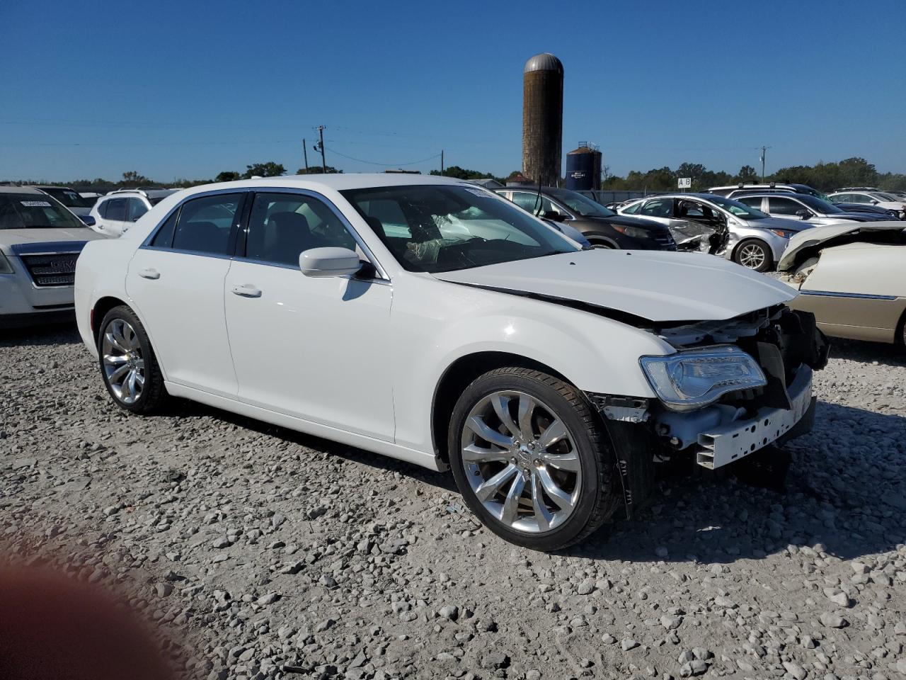 2C3CCAAG2KH755935 2019 Chrysler 300 Touring