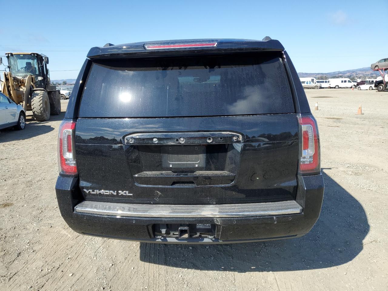 1GKS2HKJ0HR347038 2017 GMC Yukon Xl Denali