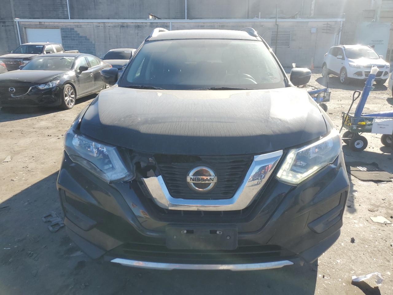 2018 Nissan Rogue - Image 5