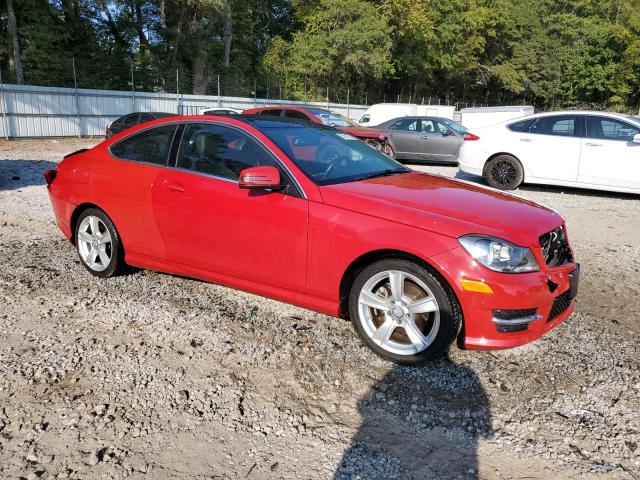  MERCEDES-BENZ C-CLASS 2014 Czerwony