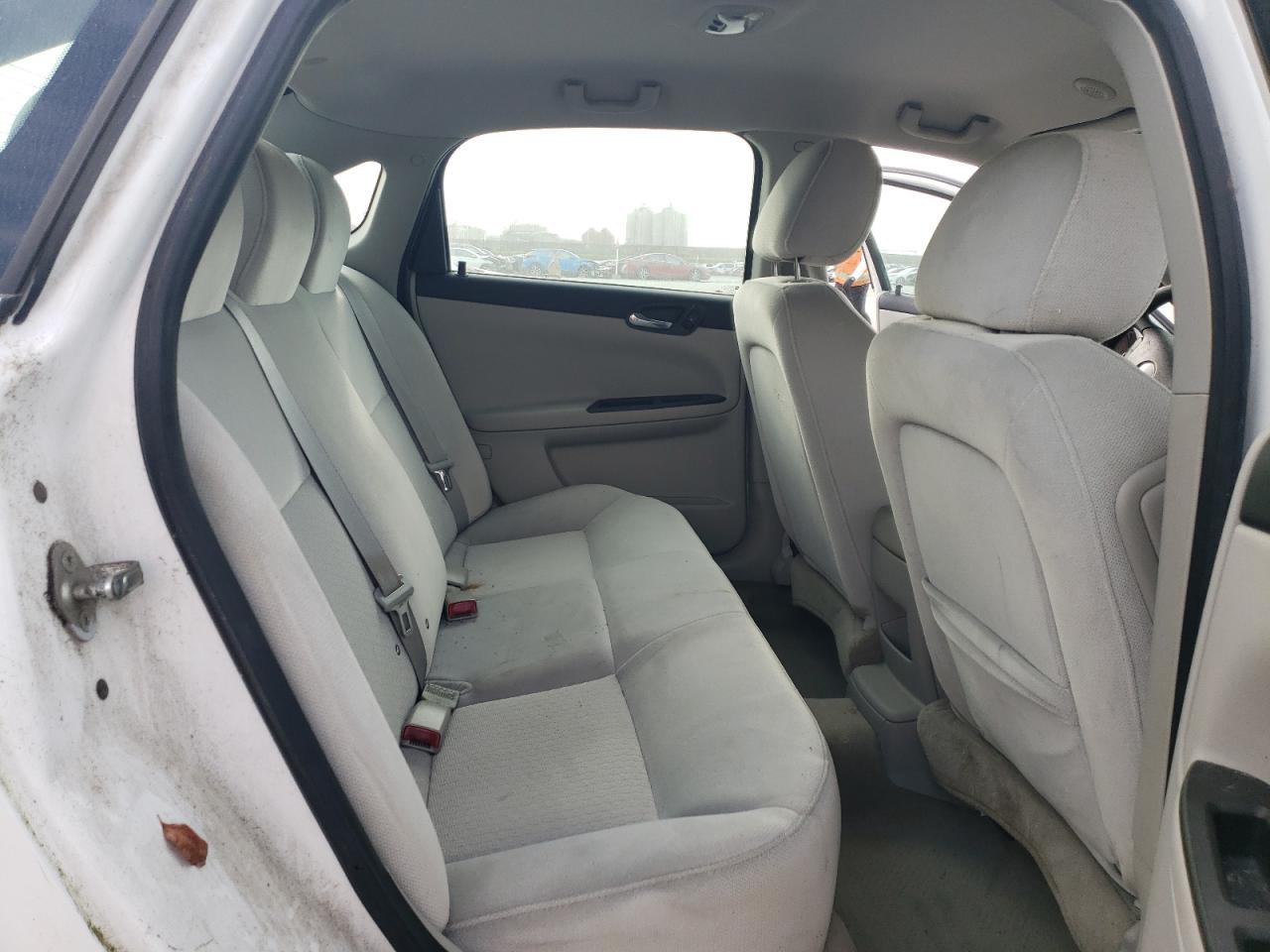 2011 Chevrolet Impala - Image 10