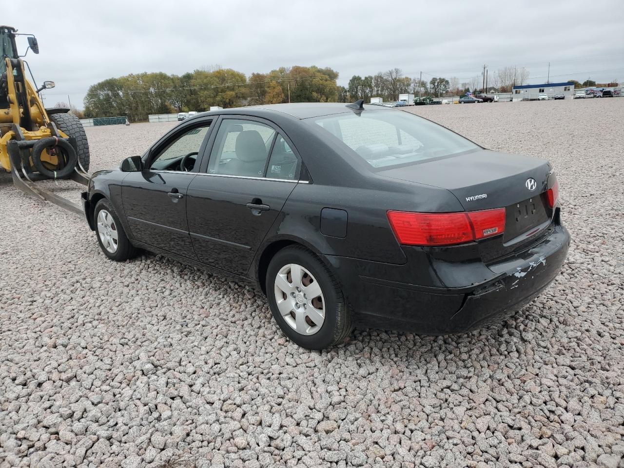 2009 Hyundai Sonata - Image 2