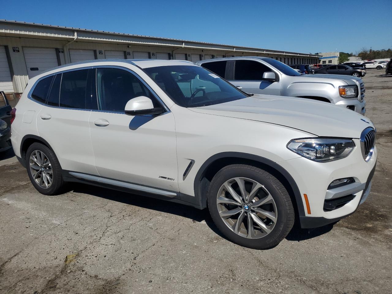 VIN 5UXTR9C50JLC68630 2018 BMW X3 no.4