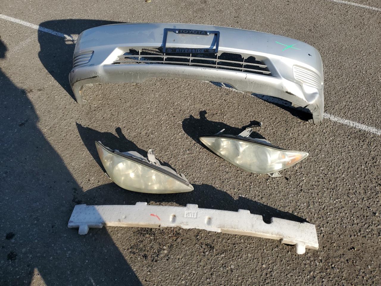 2005 Toyota Camry Le VIN: 4T1BE32K95U988921 Lot: 74279744