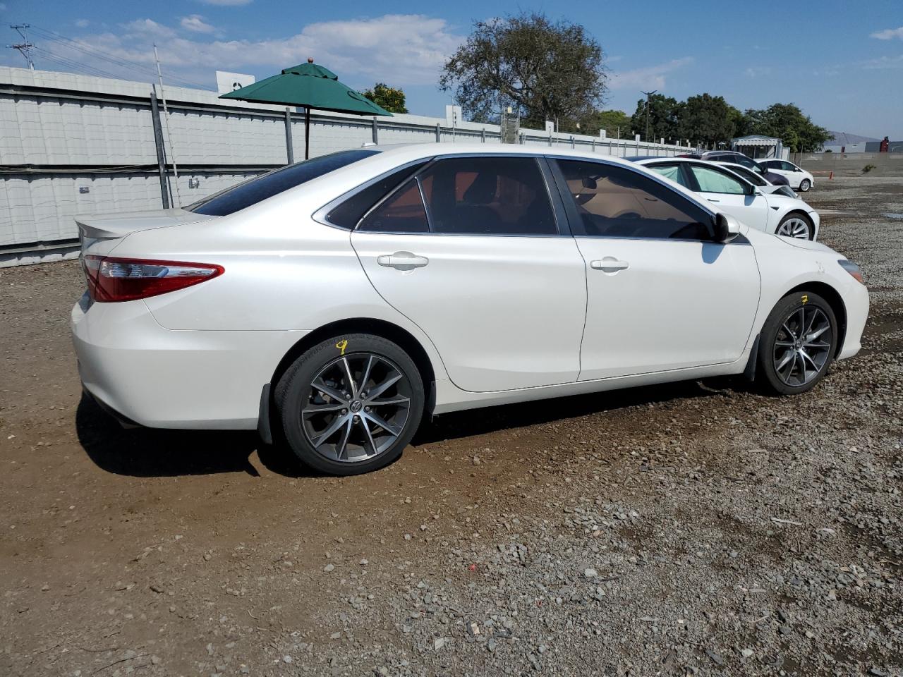 VIN 4T1BF1FK6HU445459 2017 TOYOTA CAMRY no.3